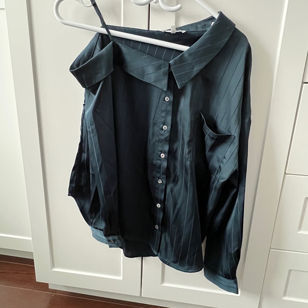 Asymmetrical dress shirt